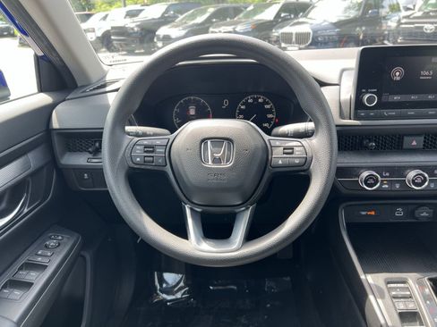 Used 2025 Honda CR-V LX image 15