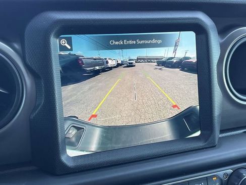 Used 2022 Jeep Gladiator Sport image 30