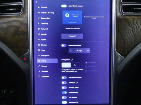 Used 2017 Tesla Model S 60D image 14