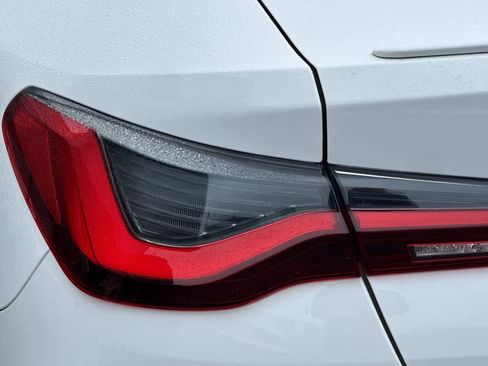 Used 2022 BMW 430i Coupe w/ M Sport Package image 13