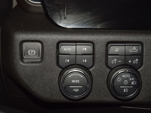 Used 2024 Chevrolet Silverado 1500 High Country w/ High Country Premium Package AWD/4WD image 37