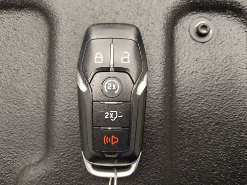 Used 2016 Ford F150 Lariat AWD/4WD image 32
