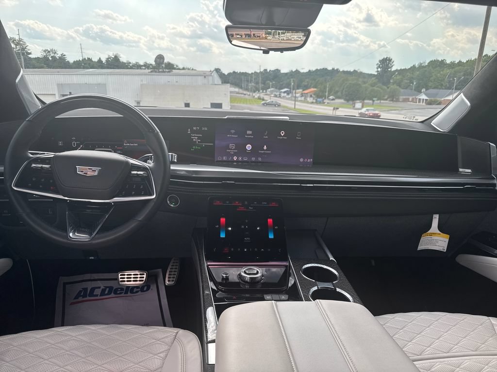 Used 2025 Cadillac Escalade V AWD/4WD image 17