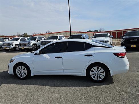 Used 2025 Nissan Sentra S image 2