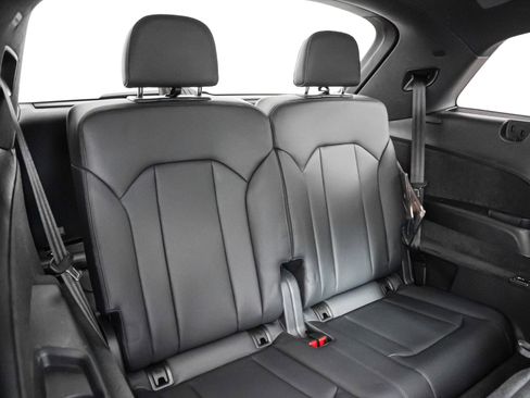 Used 2023 Audi SQ7 Prestige image 11