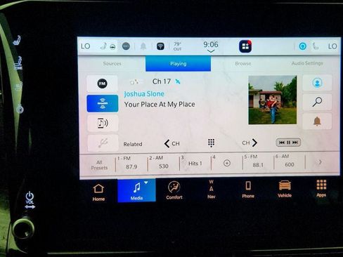 Used 2022 Jeep Wagoneer Series III AWD/4WD image 16