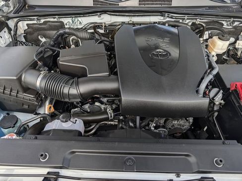 Used 2022 Toyota Tacoma SR5 image 32