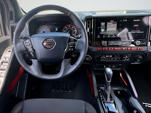 Certified 2025 Nissan Frontier PRO-4X AWD/4WD image 8