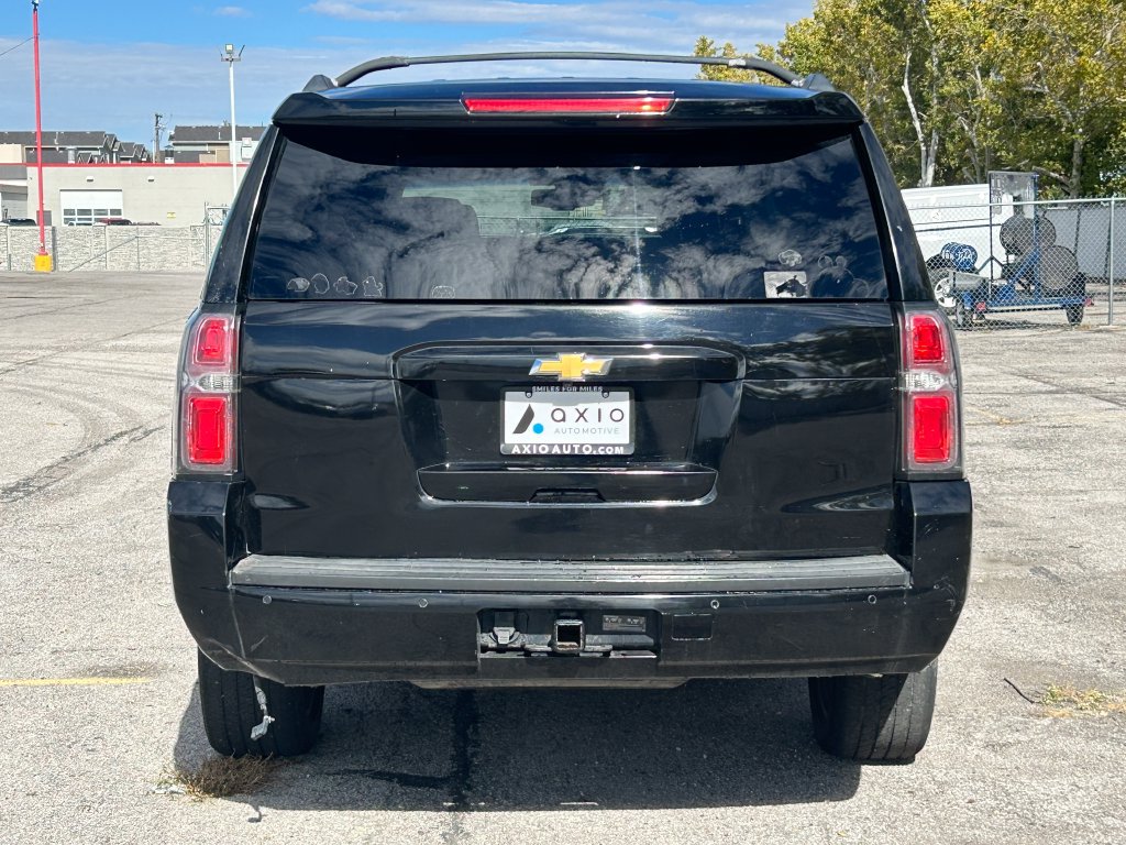 Used 2015 Chevrolet Suburban LT w/ Luxury Package AWD/4WD image 4