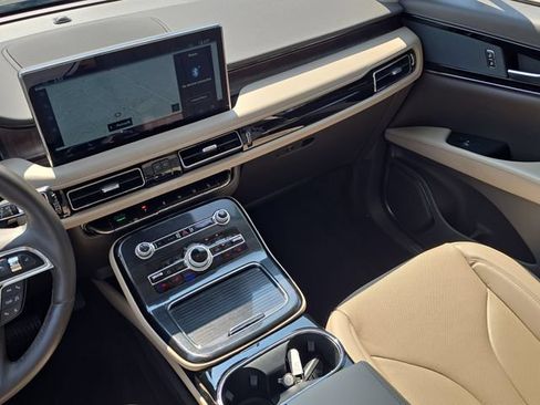 Used 2023 Lincoln Nautilus Reserve AWD/4WD image 26