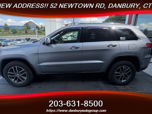 Used 2017 Jeep Grand Cherokee Limited AWD/4WD image 2