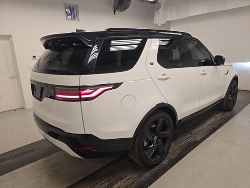Used 2023 Land Rover Discovery S R-Dynamic AWD/4WD image 2