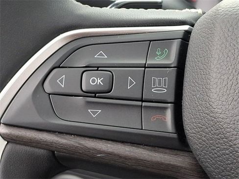 Used 2024 Jeep Grand Cherokee L Limited w/ Luxury Tech Group II image 22