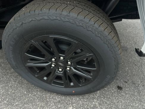 New 2025 Ford F150 Platinum w/ FX4 Off-Road Package image 13