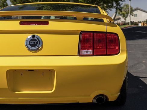 Used 2006 Ford Mustang GT Premium RWD image 76