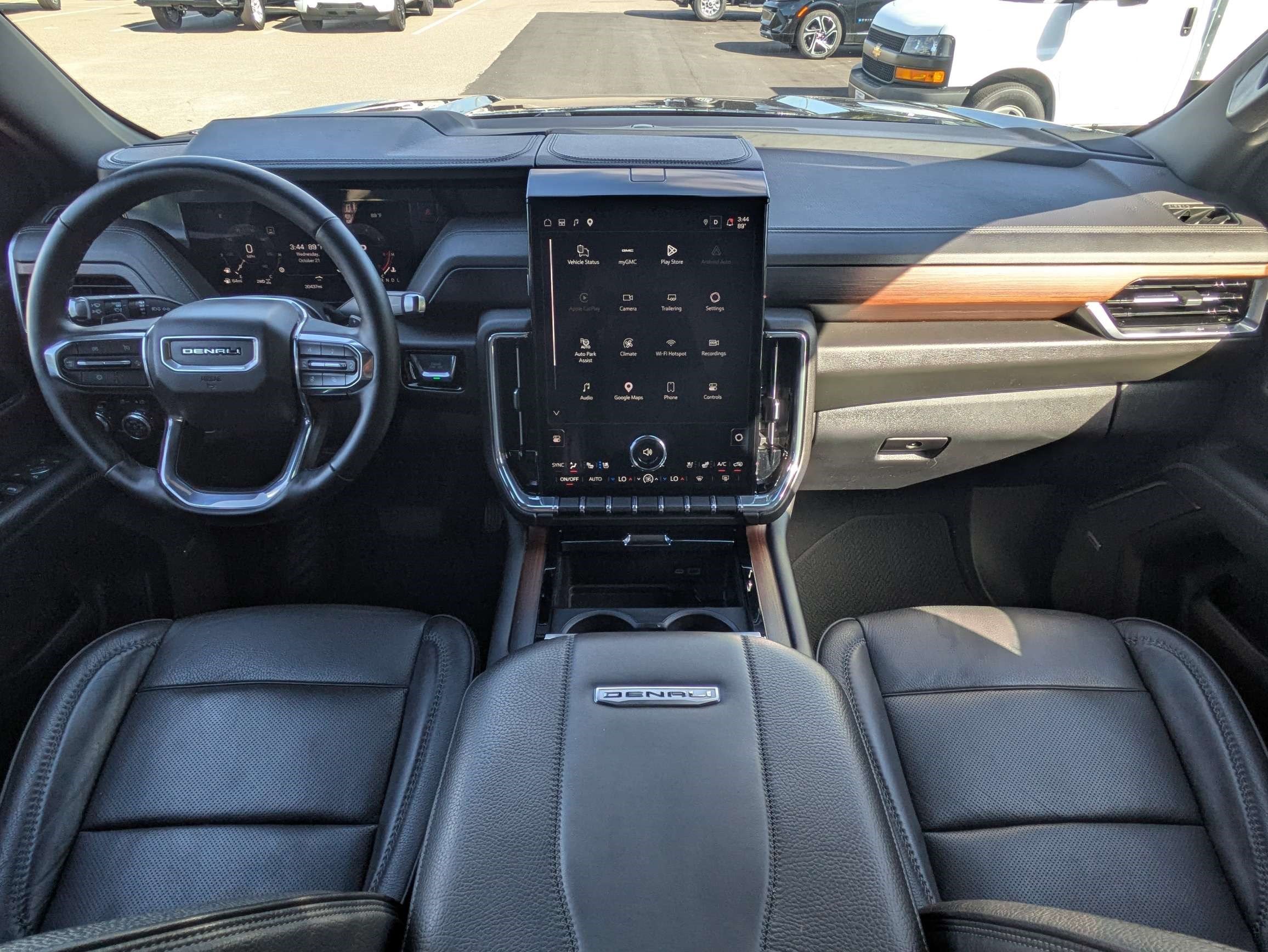 Used 2025 GMC Yukon XL Denali AWD/4WD image 15