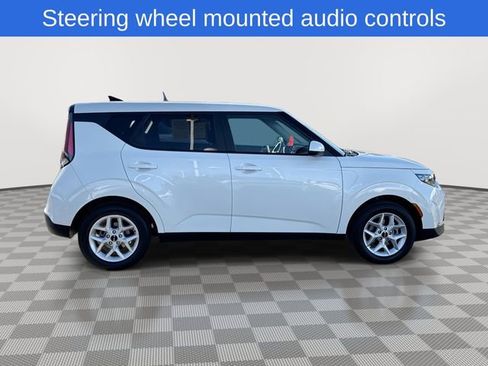 Certified 2023 Kia Soul LX w/ LX Technology Package image 12