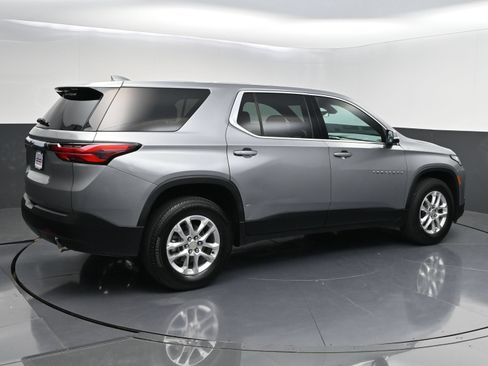 Used 2023 Chevrolet Traverse LS w/ Safety Package FWD image 7