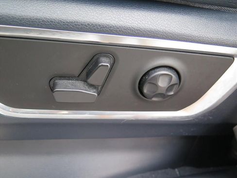 Used 2023 RAM 1500 Limited AWD/4WD image 13