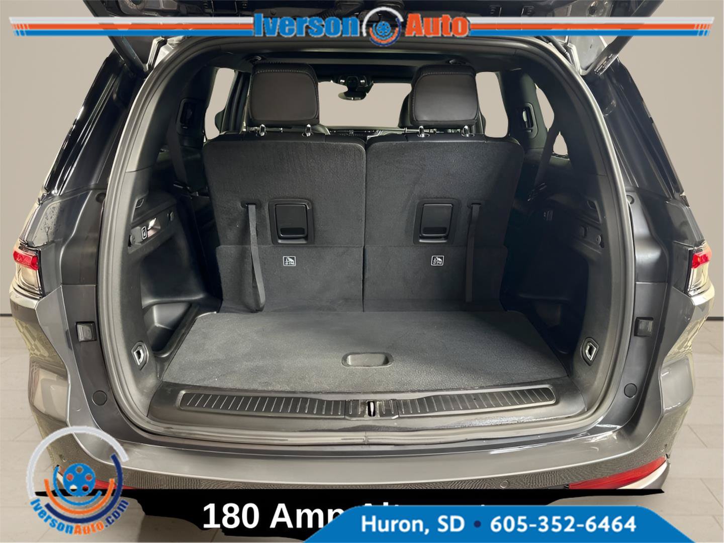 Used 2024 Jeep Grand Cherokee L Altitude AWD/4WD image 11
