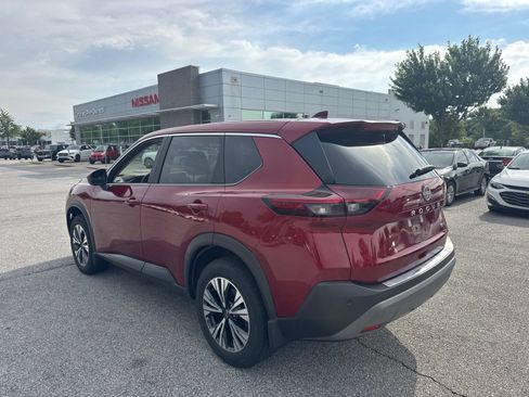 Used 2023 Nissan Rogue SV FWD image 8