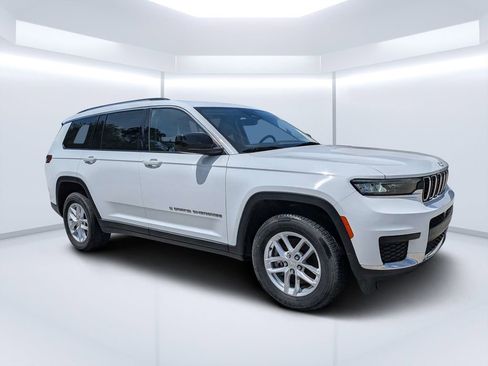 Used 2021 Jeep Grand Cherokee L Laredo w/ Luxury Tech Group I AWD/4WD image 1