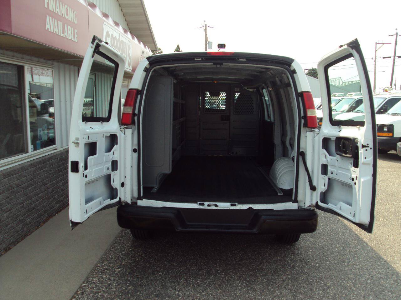 Used 2011 Chevrolet Express 3500 Extended w/ Power Package RWD image 7