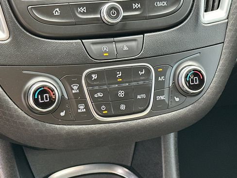 Used 2023 Chevrolet Malibu LT image 30