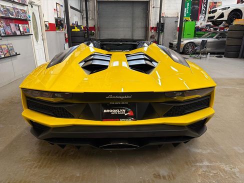 Used 2018 Lamborghini Aventador S AWD/4WD image 7