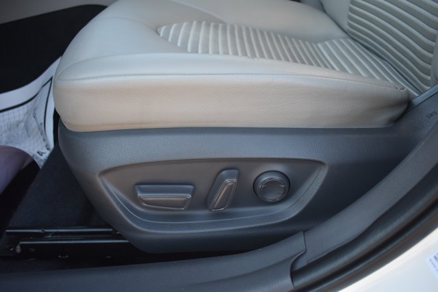 Used 2020 Toyota Camry SE FWD image 13