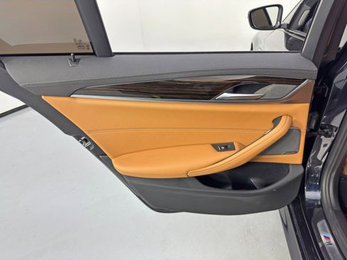 Used 2022 BMW 530e w/ Premium Package image 45