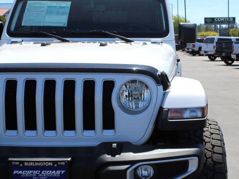 Used 2021 Jeep Wrangler Unlimited Sahara w/ Uconnect 4C Nav & Sound Group AWD/4WD image 10