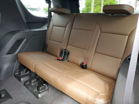 Used 2021 Chevrolet Tahoe High Country w/ Premium Package image 11