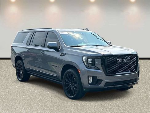 Used 2022 GMC Yukon XL Denali AWD/4WD image 3