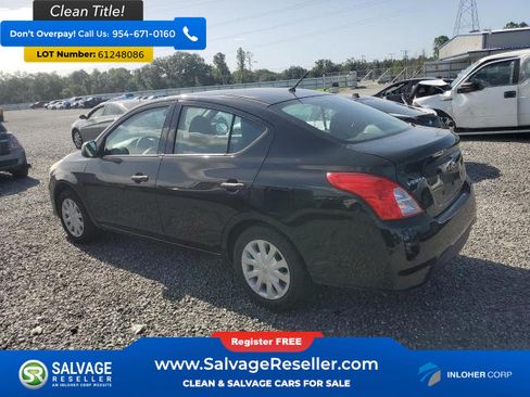Used 2015 Nissan Versa S FWD image 3