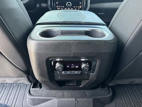 Used 2025 GMC Yukon AT4 image 17