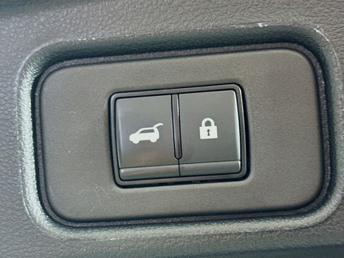 Used 2025 Nissan Pathfinder SL w/ Cargo Package AWD/4WD image 31