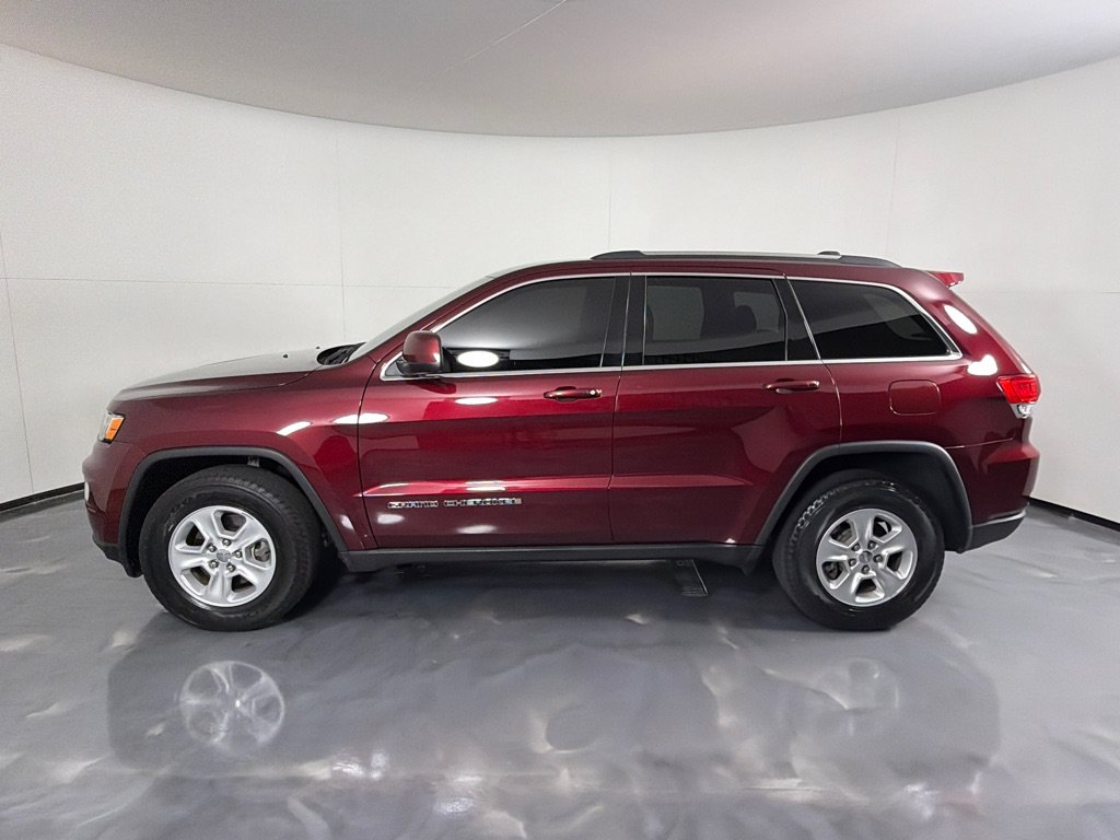 Used 2017 Jeep Grand Cherokee Laredo w/ Quick Order Package 23E AWD/4WD image 8