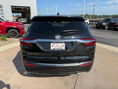 Used 2020 Buick Enclave Essence w/ Sound and Sites Package FWD image 10