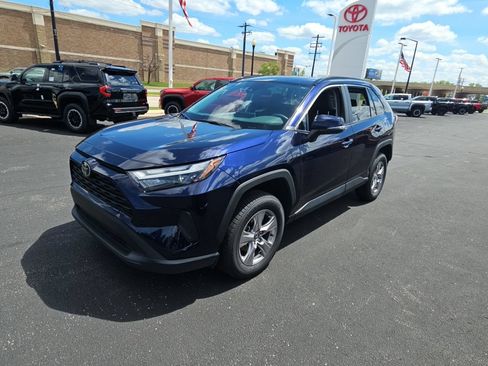 Certified 2025 Toyota RAV4 XLE AWD/4WD image 7