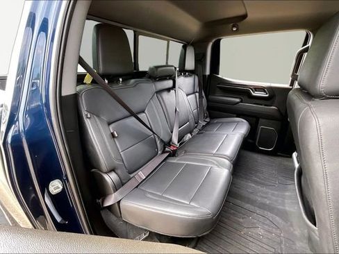 Used 2023 GMC Sierra 1500 SLT w/ SLT Premium Package AWD/4WD image 17