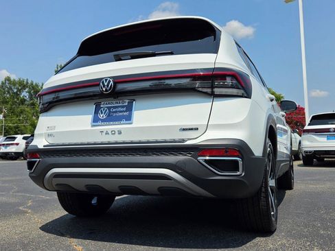 Used 2025 Volkswagen Taos SEL AWD/4WD image 69