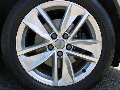 Used 2018 Audi Q3 2.0T Premium w/ Convenience Package AWD/4WD image 24