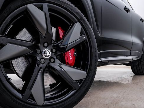 Used 2025 Jaguar F-PACE SVR image 5