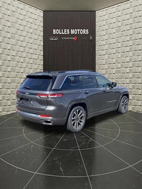 Certified 2023 Jeep Grand Cherokee Overland w/ Luxury Tech Group IV AWD/4WD image 4