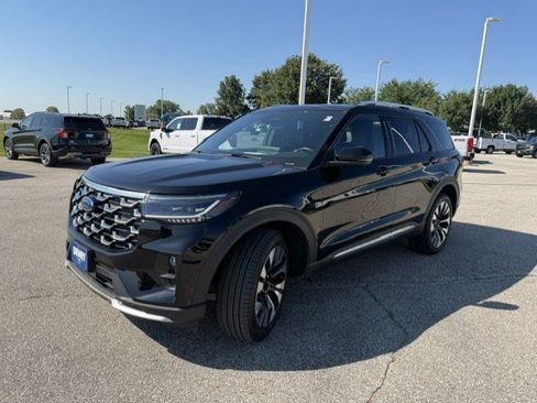 Used 2025 Ford Explorer Platinum w/ LUX Leather Package AWD/4WD image 3
