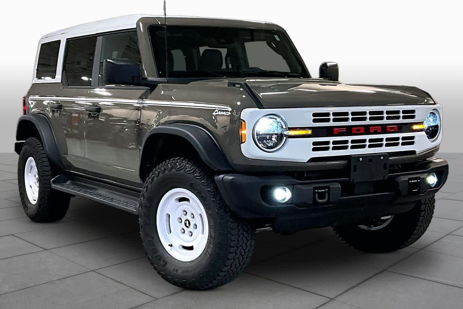 Used 2026 Ford Bronco Heritage Edition AWD/4WD image 3