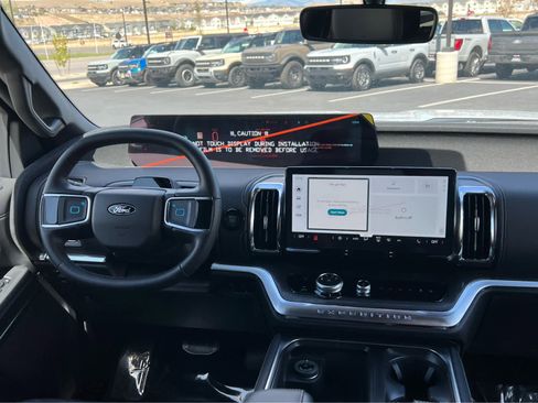 New 2026 Ford Expedition Platinum image 24