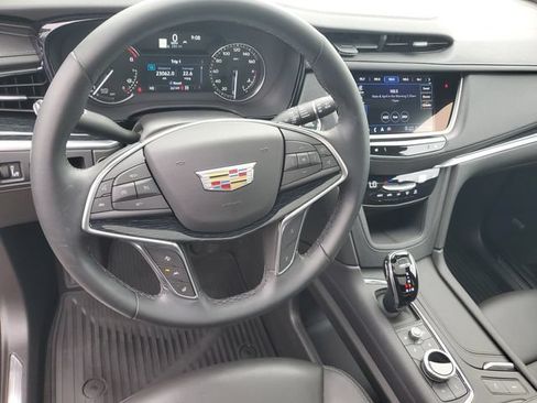 Certified 2025 Cadillac XT5 Premium Luxury AWD/4WD image 13