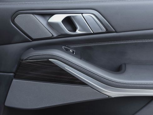 Certified 2025 BMW X5 xDrive40i w/ Climate Comfort Package image 35